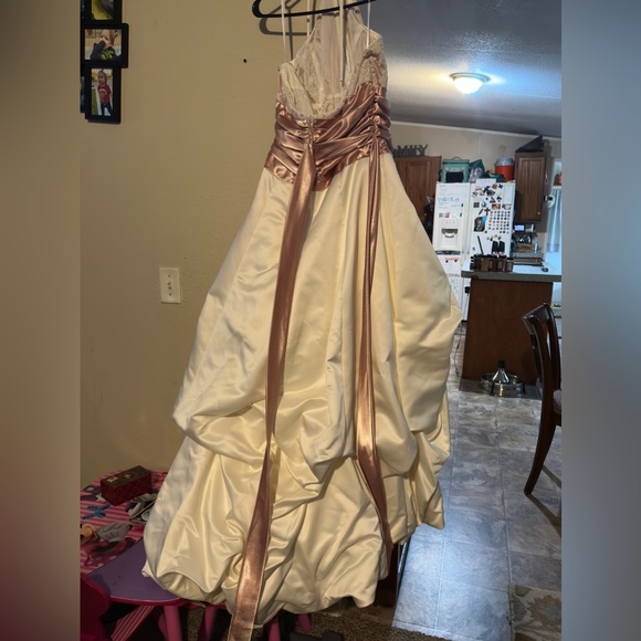 Prom /formal used dress - Picture 3 of 4